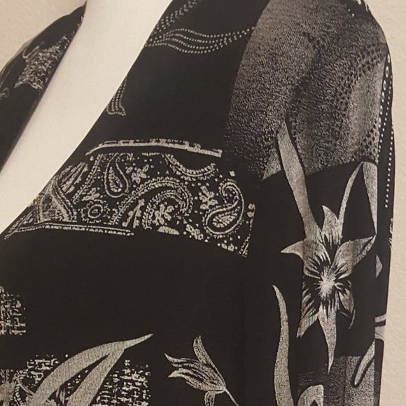 Light Jacket Sweater Black White Long Sleeve - Picture 6 of 6